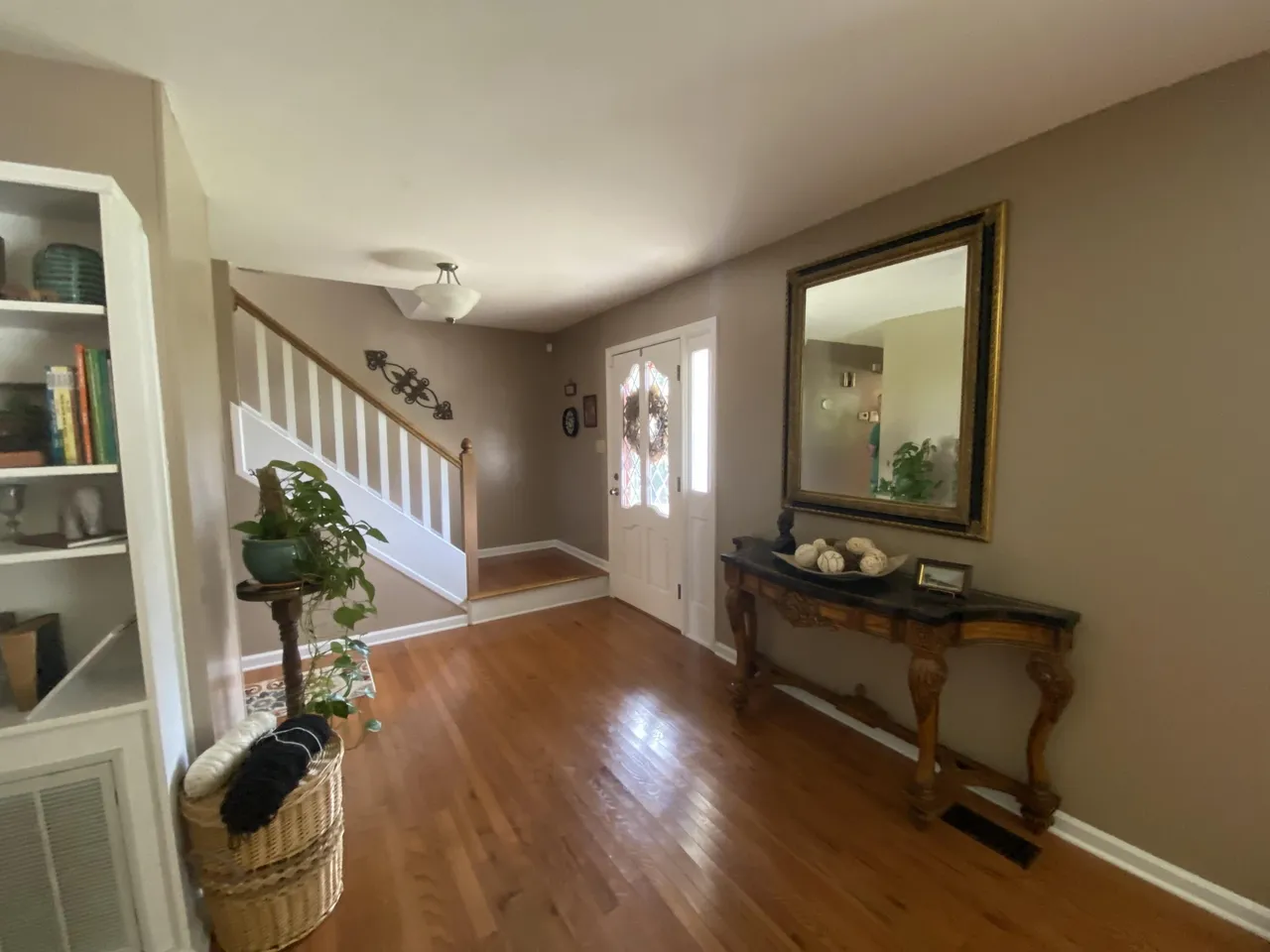 Entryway with hardwood floors